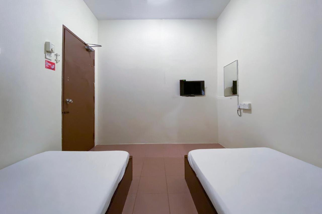 Spot On 89907 Motel Impian Сери-Манджунг Экстерьер фото