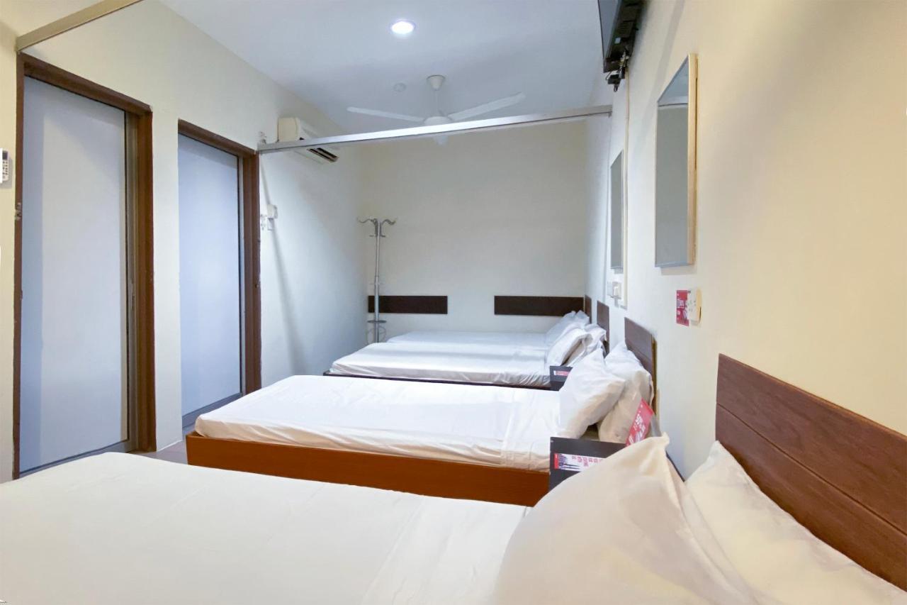 Spot On 89907 Motel Impian Сери-Манджунг Экстерьер фото