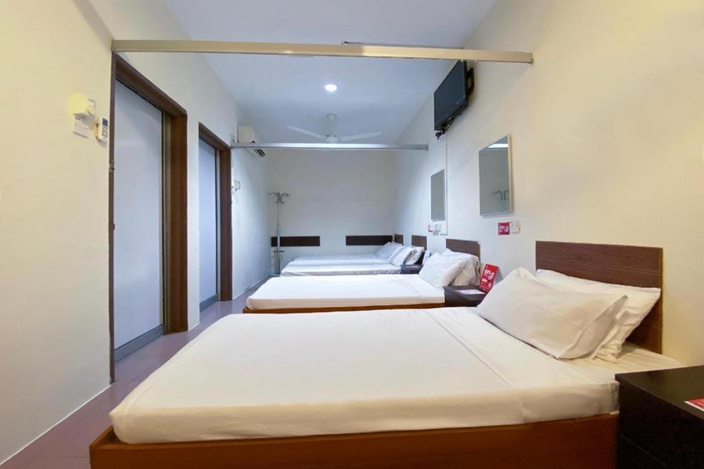 Spot On 89907 Motel Impian Сери-Манджунг Экстерьер фото