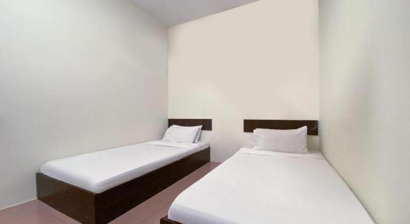 Spot On 89907 Motel Impian Сери-Манджунг Экстерьер фото